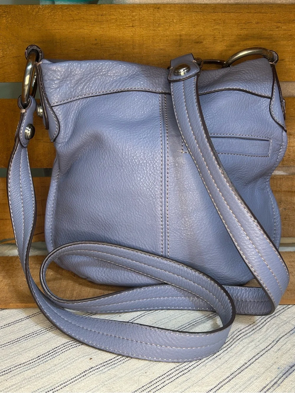 VINTAGE B MAKOWSKY LEATHER CROSSBODY